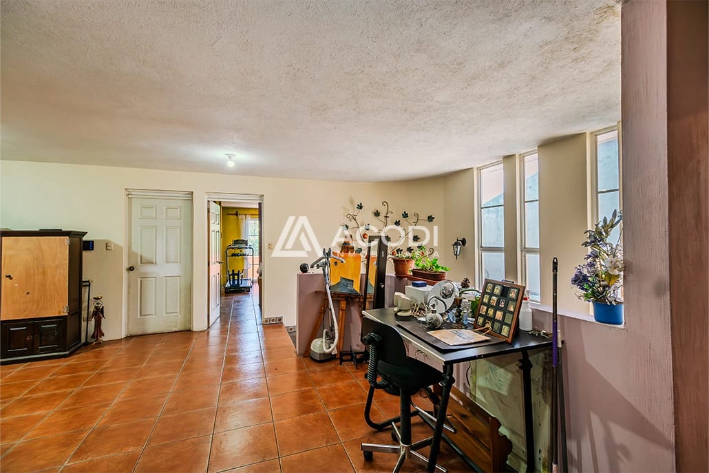 Casa con terreno en San Cristóbal sector B1, Zona 8 de Mixco — Casa en Venta en Zona 8 Mixco, Guatemala, Ciudad — foto 5 de 10