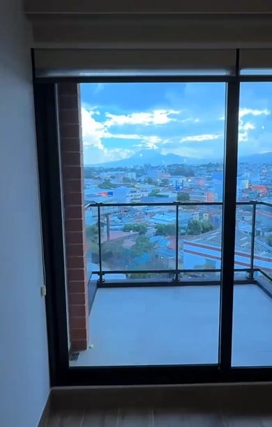 Apartamento en Zona 4 — Apartamento en Alquiler en Zona 4, Guatemala, Ciudad — foto 3 de 11