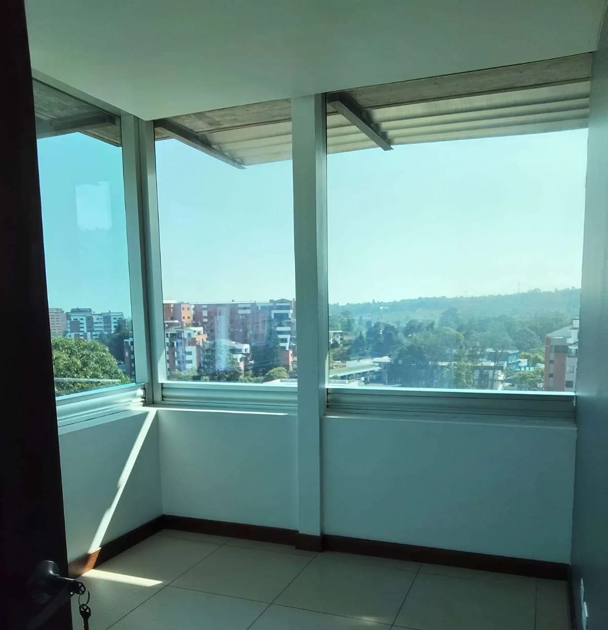 Oficina en Vista Hermosa II, Zona 15 — Oficina en Alquiler en Zona 15, Guatemala, Ciudad — foto 2 de 5