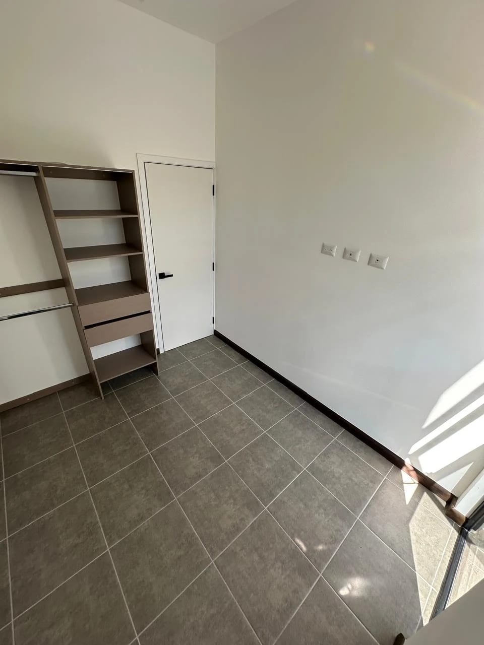 Apartamento semi amueblado en Vista Hermosa I, Zona 15 — Apartamento en Alquiler en Zona 15, Guatemala, Ciudad — foto 4 de 6