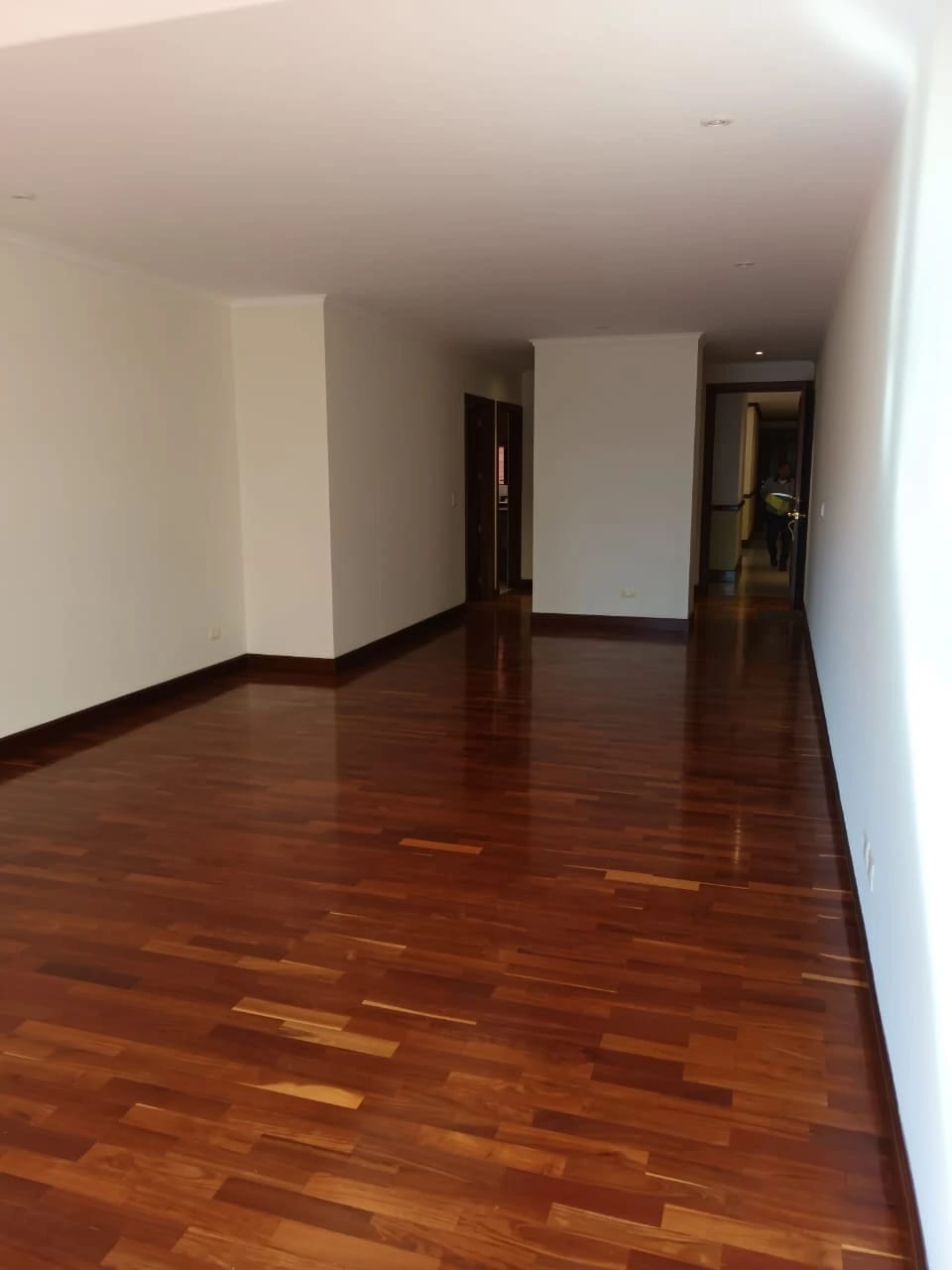 Apartamento en Zona 10 — Apartamento en Alquiler en Zona 10, Guatemala, Ciudad — foto 3 de 8