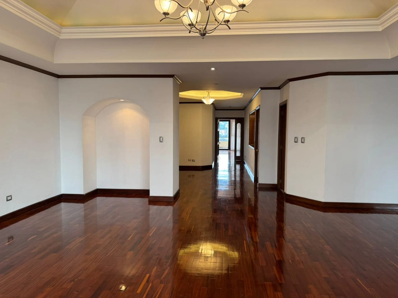 Penthouse en Zona 10 — Apartamento en Venta en Zona 10, Guatemala, Ciudad — foto 2 de 5