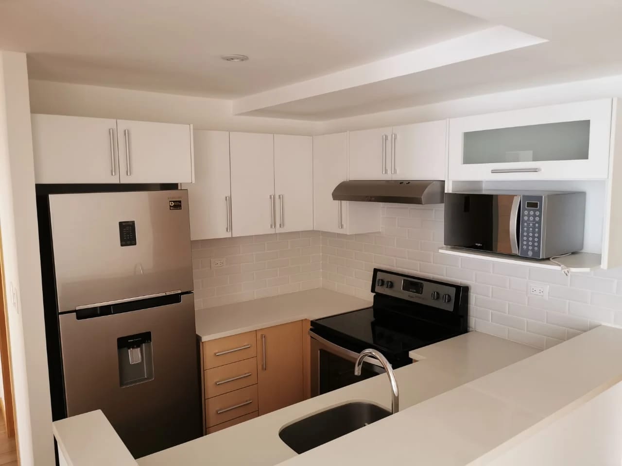Apartamento en Zona 10 — Apartamento en Alquiler en Zona 10, Guatemala, Ciudad — foto 2 de 6
