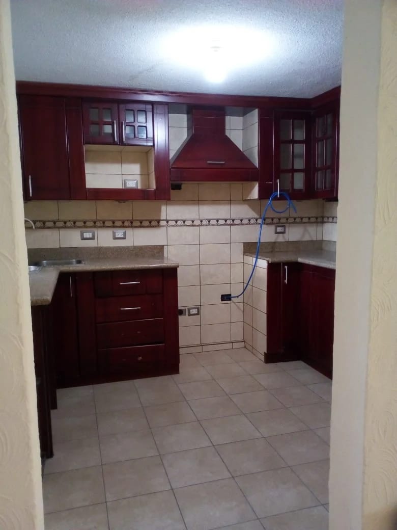 Casa en Zona 10 de Mixco — Casa en Alquiler en Zona 10 Mixco, Guatemala, Ciudad — foto 4 de 8