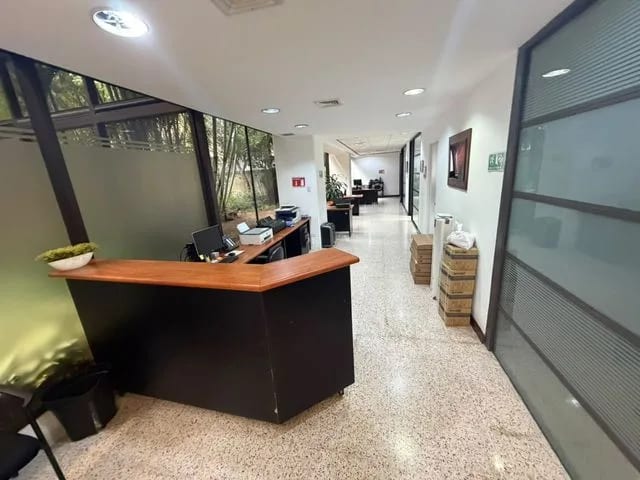 Oficina en Zona 10 — Oficina en Alquiler en Zona 10, Guatemala, Ciudad — foto 5 de 6