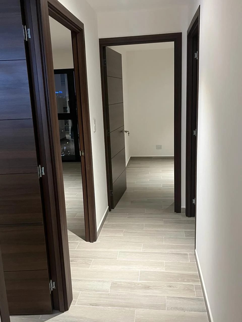 Apartamento en Zona 10 — Apartamento en Alquiler en Zona 10, Guatemala, Ciudad — foto 5 de 7