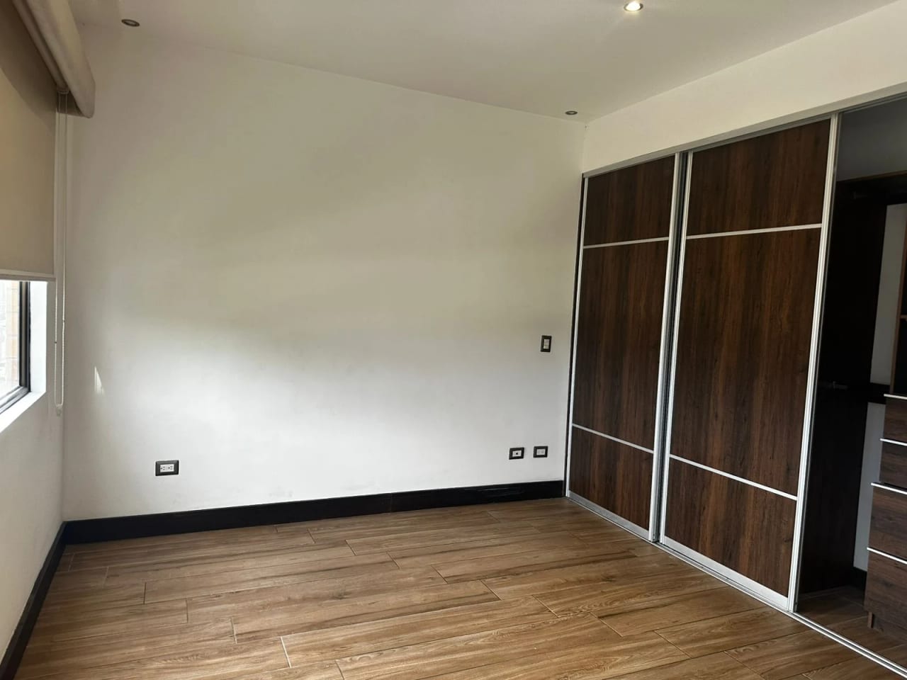 Apartamento amueblado tipo estudio en Zona 10 — Apartamento en Alquiler en Zona 10, Guatemala, Ciudad — foto 4 de 7