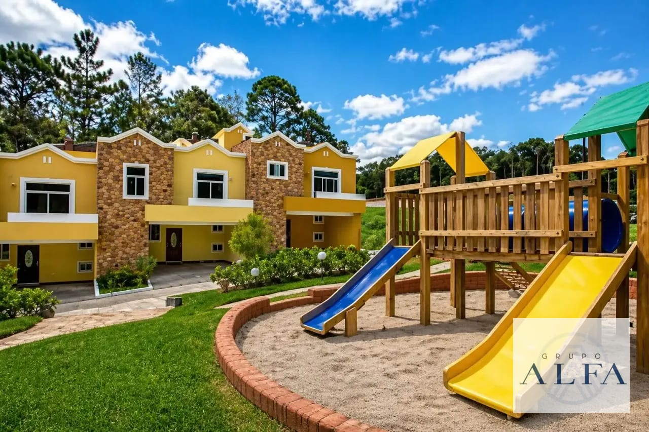 Casa Tipo Townhouse en Venta | Altos del Encinal, Zona 7 Mixco — Casa en Venta en Zona 7 Mixco, Guatemala, Ciudad — foto 8 de 9