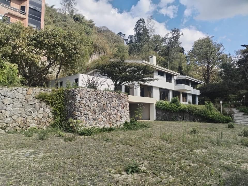 EXCLUSIVA RESIDENCIA EN VENTA MONTEBELLO 2 KM8.8 CARRETERA AL SALVADOR — Casa en Venta en Montebello II, Carretera a El Salvador, Guatemala, Ciudad — foto 1 de 15