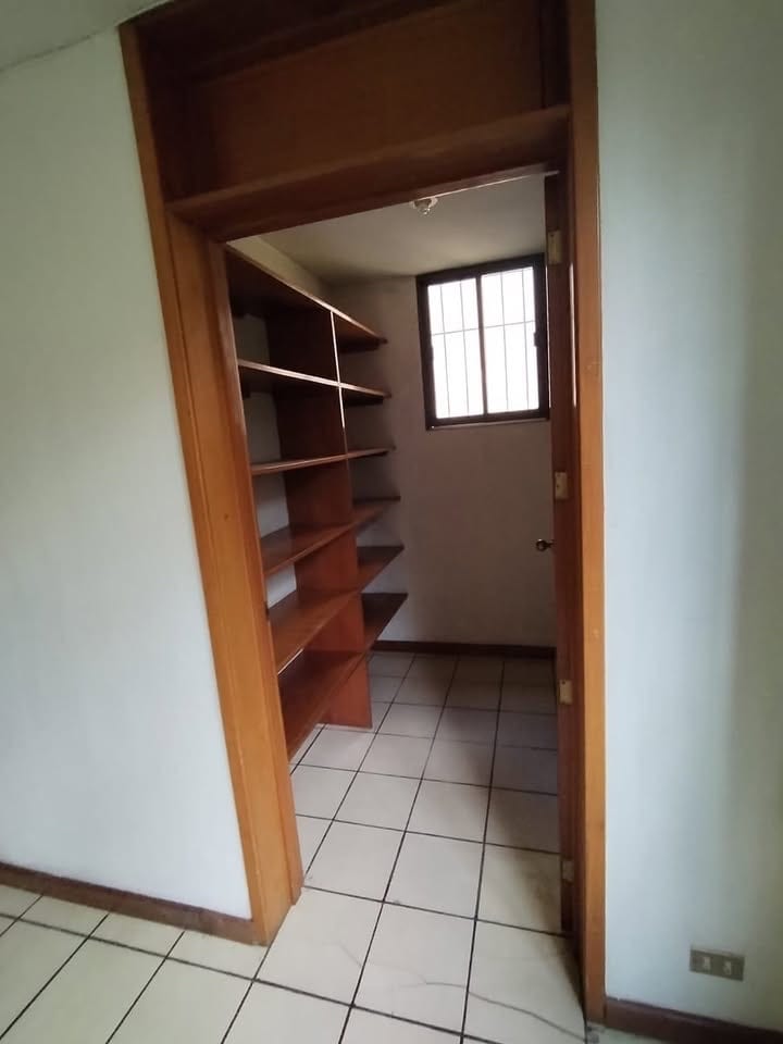 EXCLUSIVA RESIDENCIA EN VENTA MONTEBELLO 2 KM8.8 CARRETERA AL SALVADOR — Casa en Venta en Montebello II, Carretera a El Salvador, Guatemala, Ciudad — foto 11 de 15