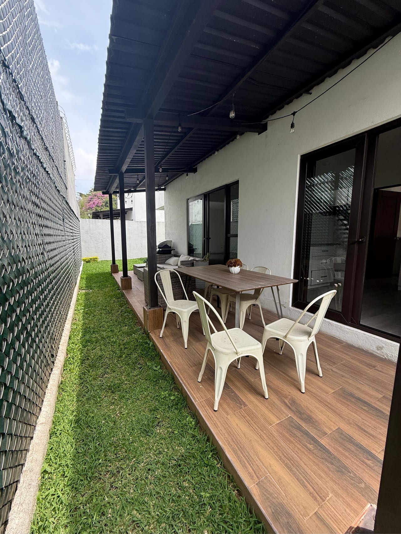 ESPECTACULAR CASA EN SECTOR LAS ORQUÍDEAS CIUDAD SAN CRISTOBAL — Casa en Venta en Zona 8 Mixco, Guatemala, Ciudad — foto 12 de 15