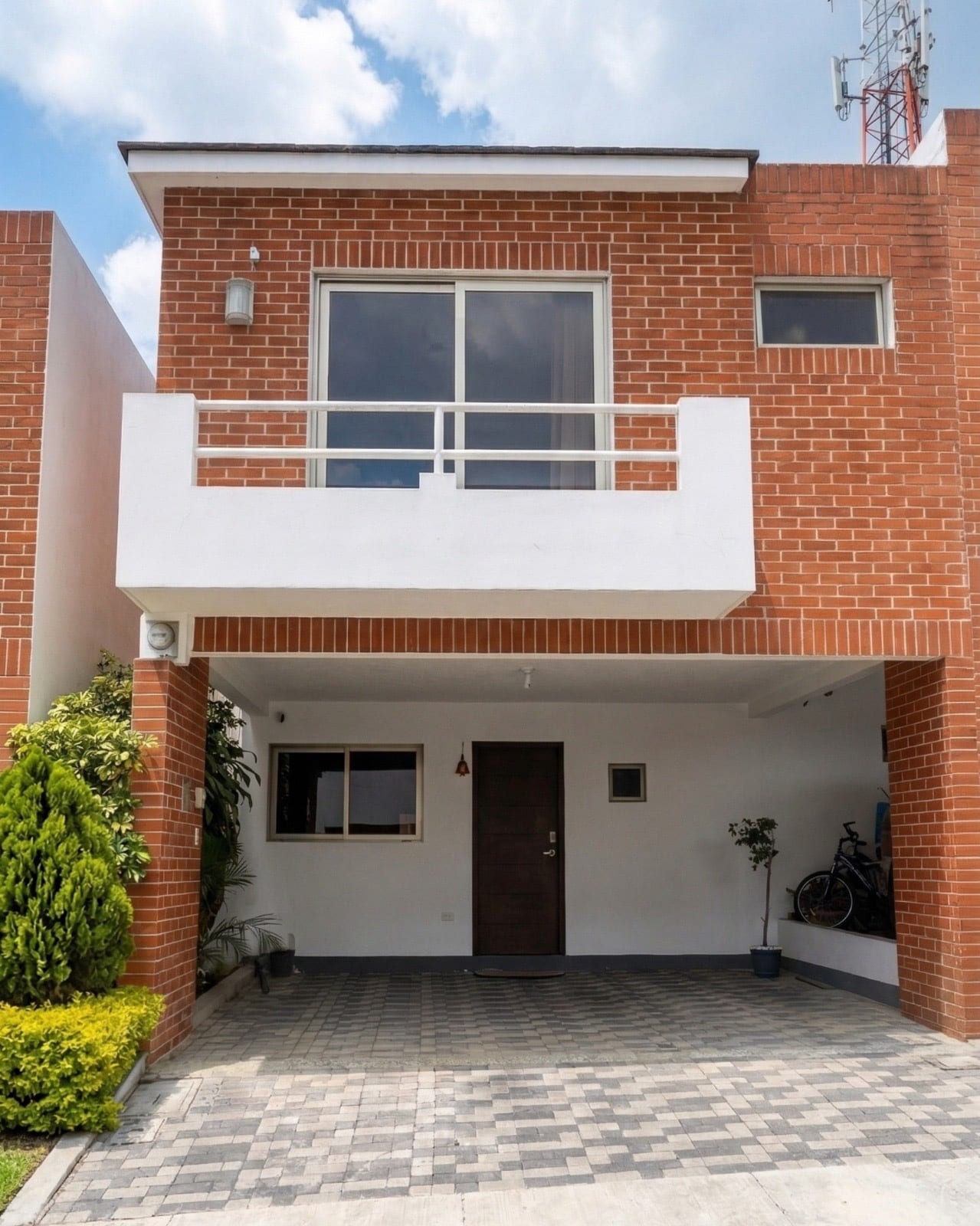 HERMOSA CASA EN VENTA EN TANTA PREMIER ZONA QP — Casa en Venta en Santa Catarina Pinula, Guatemala, Ciudad — foto 1 de 9