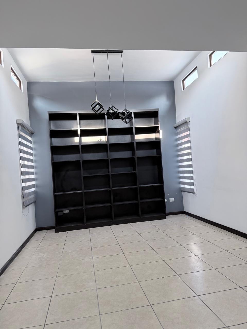 HERMOSA CASA EN VENTA ! VISTAS DE SAN ISIDRO A UN EXCELENTE PRECIO AGENDA HOY TU VISITA — Casa en Venta en Vistas de San Isidro, Zona 16, Guatemala, Ciudad — foto 15 de 17