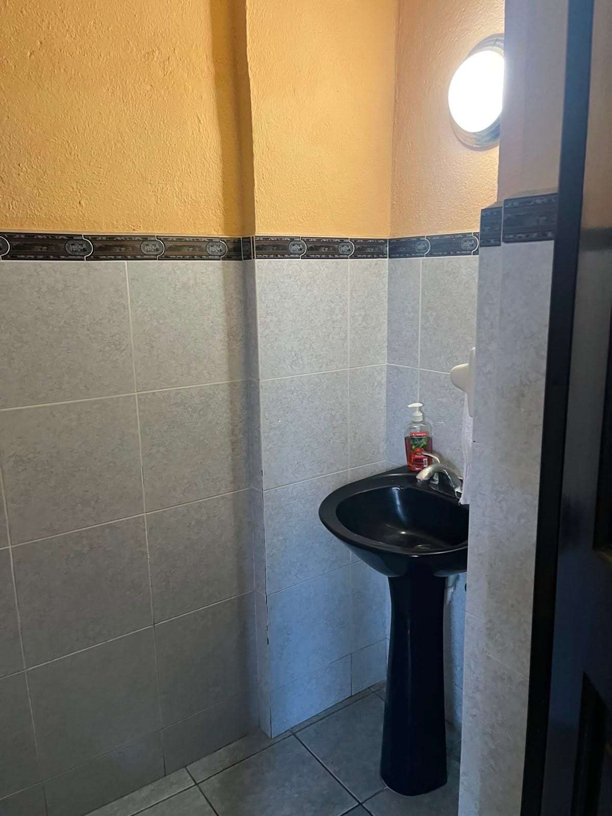 Vendo Casa en Pinares de San Cristobal Zona 8 de Mixco — Casa en Venta en Pinares de San Cristobal, Zona 8 Mixco, Guatemala, Ciudad — foto 12 de 14