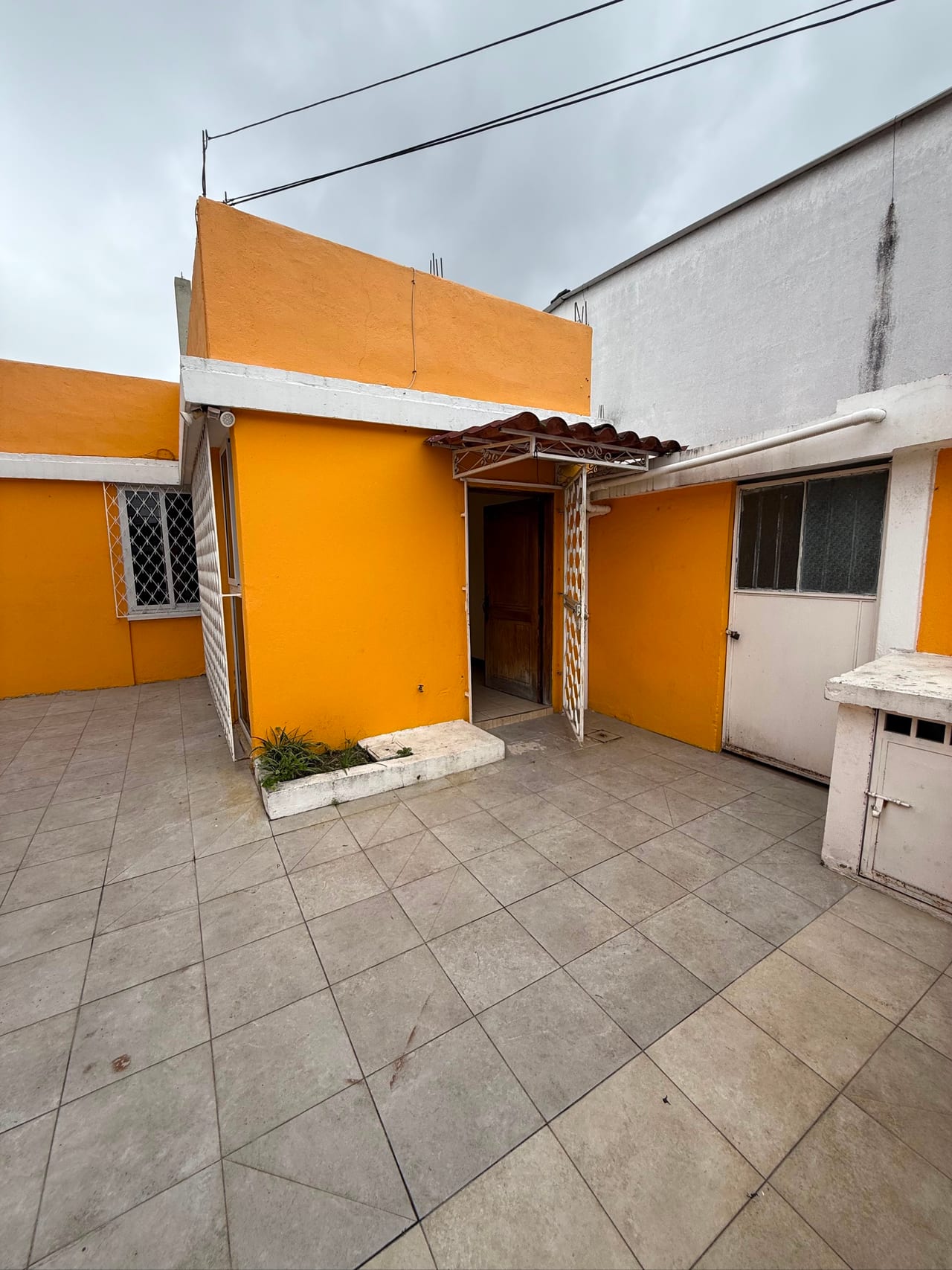 Vendo Casa de un Nivel en Residencial Vivibien Zona 5 — Casa en Venta en Colonia Vivibien, Zona 5, Guatemala, Ciudad — foto 1 de 17