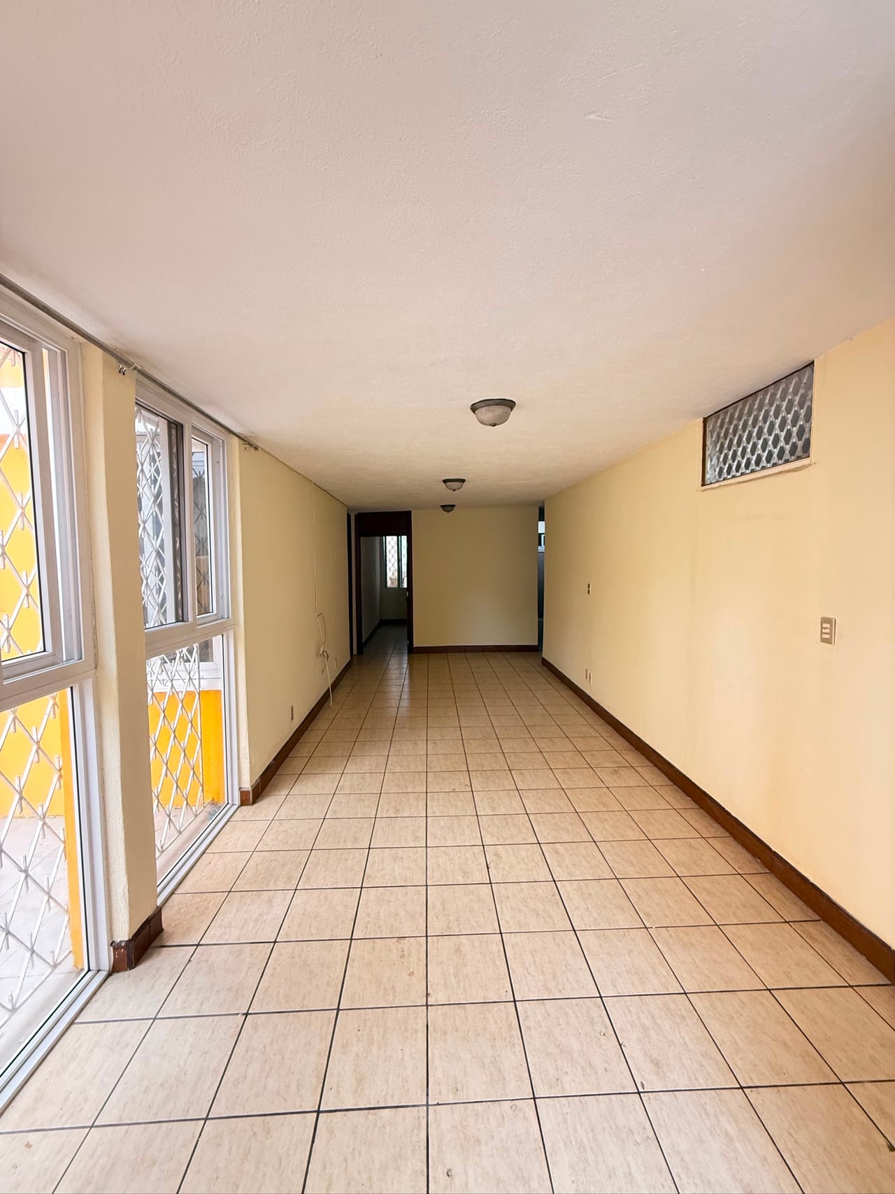 Vendo Casa de un Nivel en Residencial Vivibien Zona 5 — Casa en Venta en Colonia Vivibien, Zona 5, Guatemala, Ciudad — foto 3 de 17