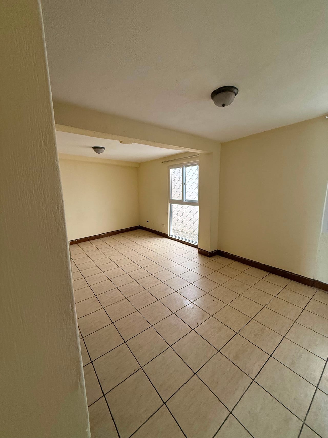 Vendo Casa de un Nivel en Residencial Vivibien Zona 5 — Casa en Venta en Colonia Vivibien, Zona 5, Guatemala, Ciudad — foto 6 de 17