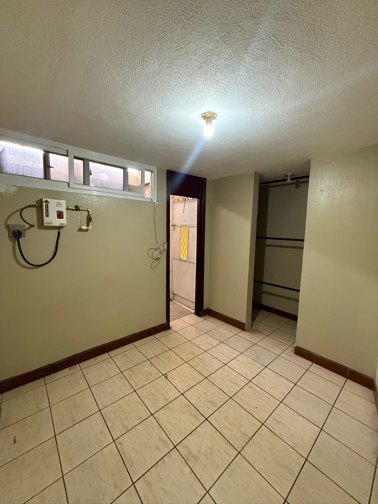 Vendo Casa de un Nivel en Residencial Vivibien Zona 5 — Casa en Venta en Colonia Vivibien, Zona 5, Guatemala, Ciudad — foto 11 de 17