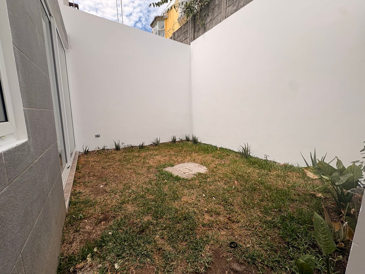 Casa en Venta en Ciudad San Cristobal Condominio Sante — Casa en Venta en Zona 8 Mixco, Guatemala, Ciudad — foto 13 de 15