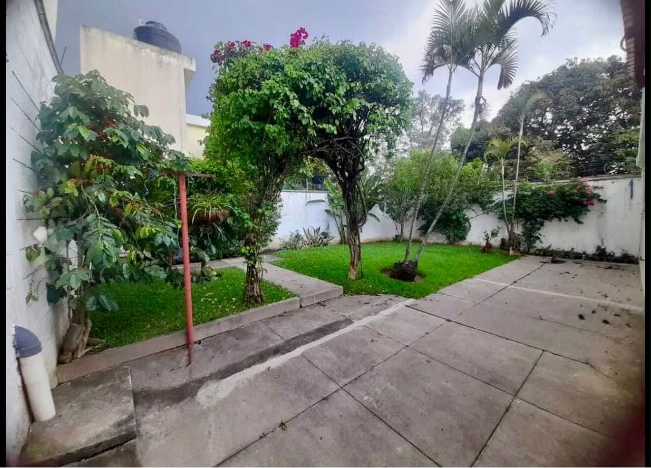 Casa en Renta Ciudad San Cristobal Cercano a Pinares — Casa en Alquiler en Zona 8 Mixco, Guatemala, Ciudad — foto 9 de 10