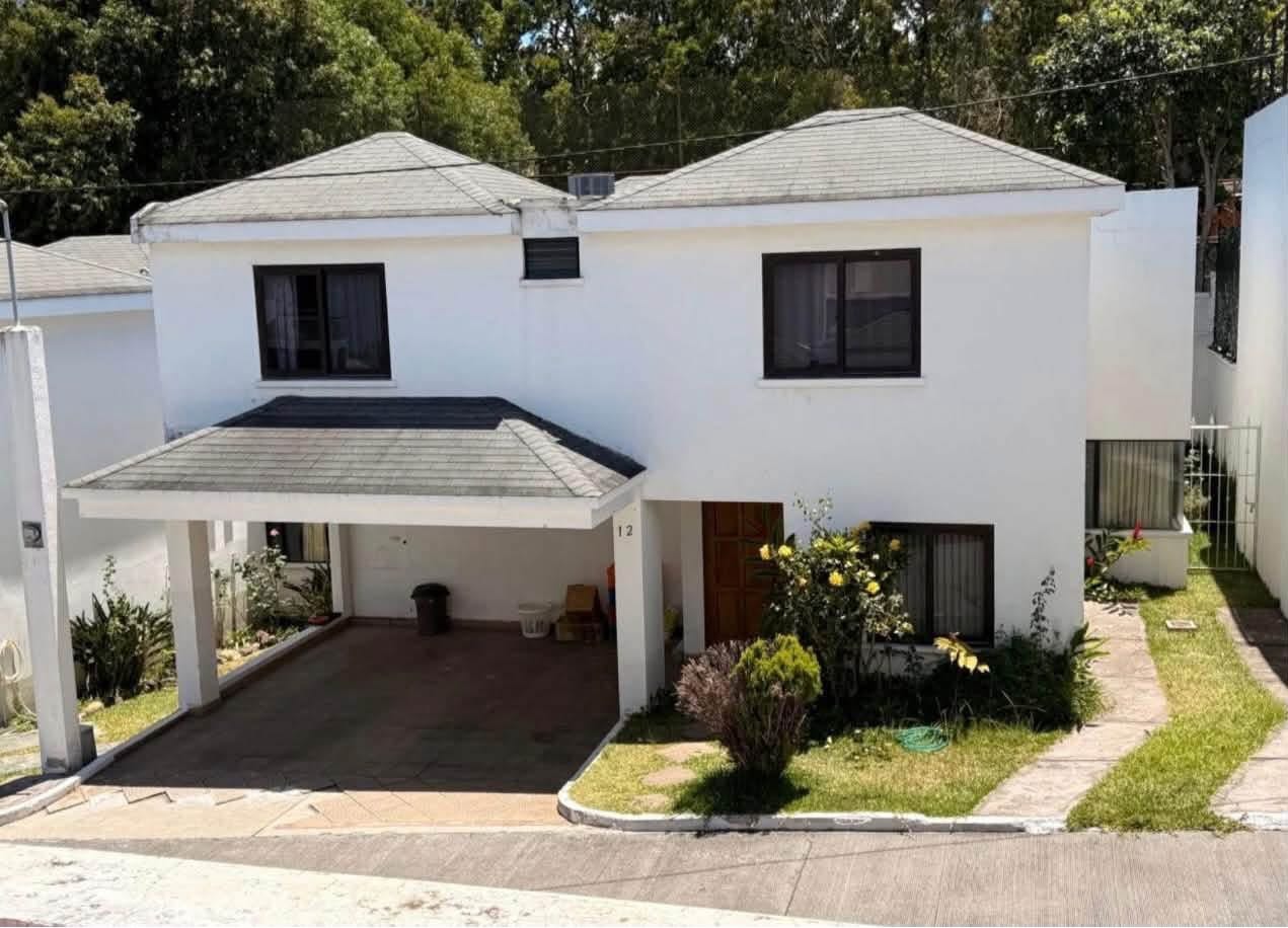 Vemdo Casa en San Cristobal Sector a 10 Palermo — Casa en Venta en Zona 8 Mixco, Guatemala, Ciudad — foto 1 de 7