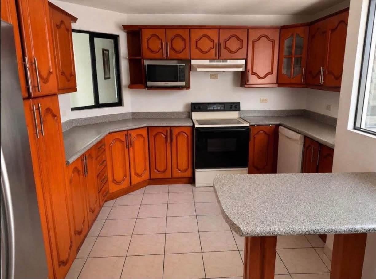 Vemdo Casa en San Cristobal Sector a 10 Palermo — Casa en Venta en Zona 8 Mixco, Guatemala, Ciudad — foto 4 de 7