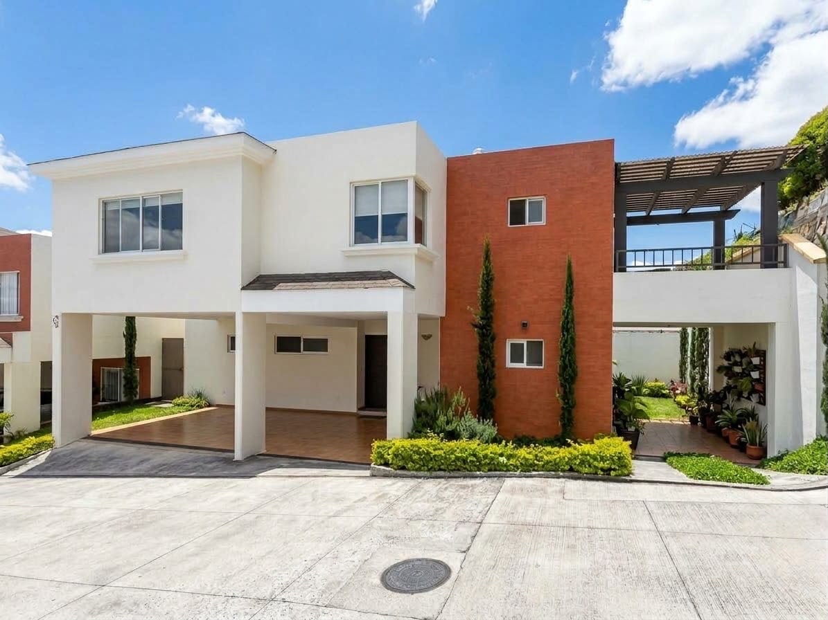 Casa Disponible en Renta y Venta en Luces del Encinal Zona 7 de Mixco — Casa en Venta en Zona 7 Mixco, Guatemala, Ciudad — foto 1 de 17