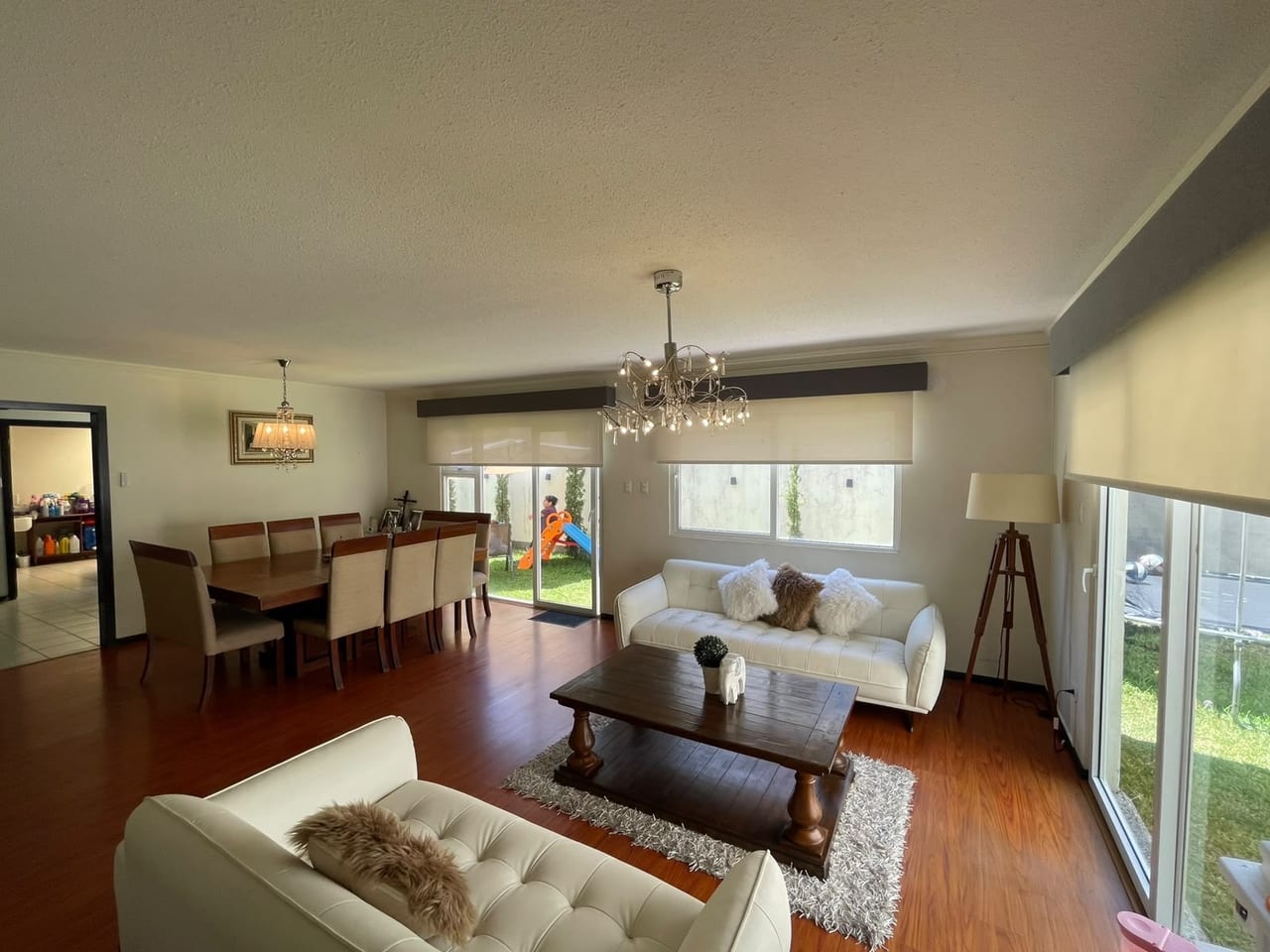 Casa Disponible en Renta y Venta en Luces del Encinal Zona 7 de Mixco — Casa en Venta en Zona 7 Mixco, Guatemala, Ciudad — foto 2 de 17