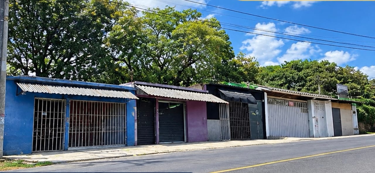 Hermosa y Amplia Propiedad en Venta en San Cristóbal, Mixco! ✨🏡 — Casa en Venta en Zona 8 Mixco, Guatemala, Ciudad — foto 1 de 14