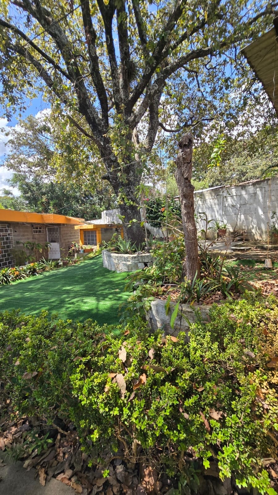 Hermosa y Amplia Propiedad en Venta en San Cristóbal, Mixco! ✨🏡 — Casa en Venta en Zona 8 Mixco, Guatemala, Ciudad — foto 6 de 14