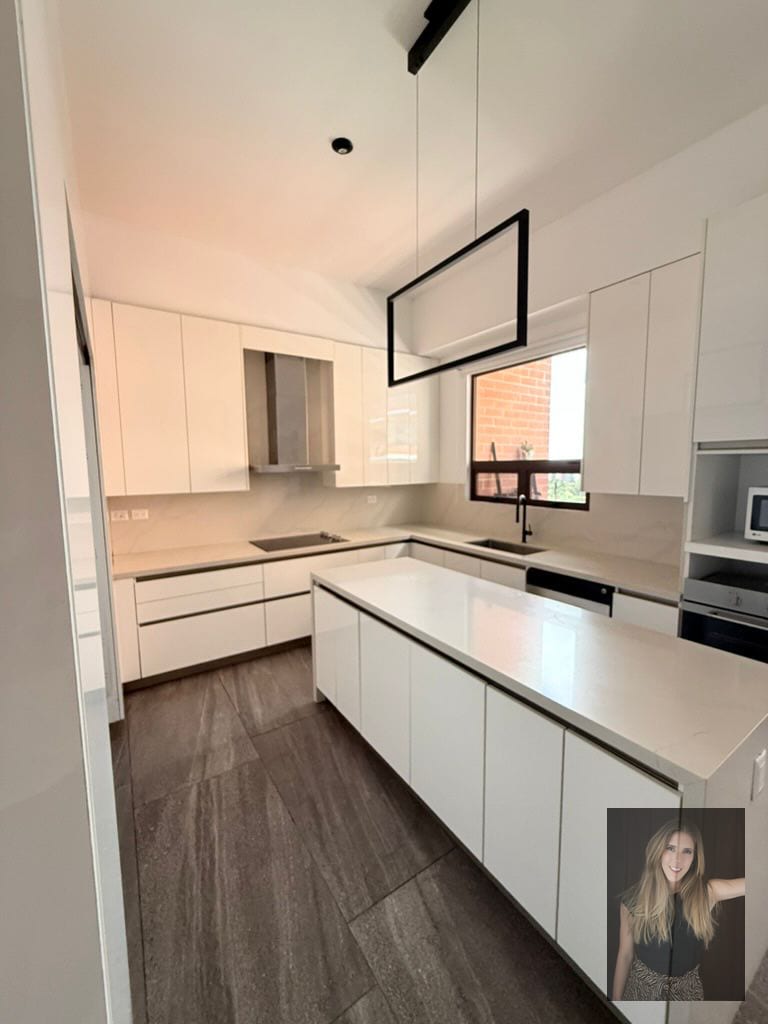 Apartamento en renta en Edificio en zona 10 a una cuadra de Oakland — Apartamento en Alquiler en Zona 10, Guatemala, Ciudad — foto 16 de 17