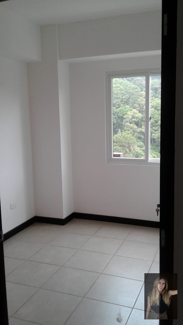 Apartamento en renta Cañadas 16 zona 16 — Apartamento en Alquiler en Zona 16, Guatemala, Ciudad — foto 5 de 12