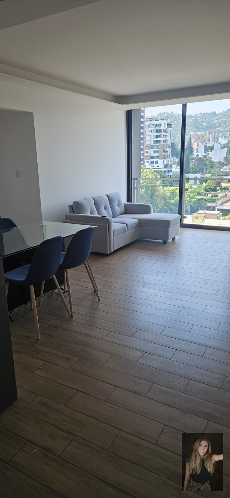Apartamento amueblado en renta edificio Avenik zona 15 — Apartamento en Alquiler en Zona 15, Guatemala, Ciudad — foto 1 de 9