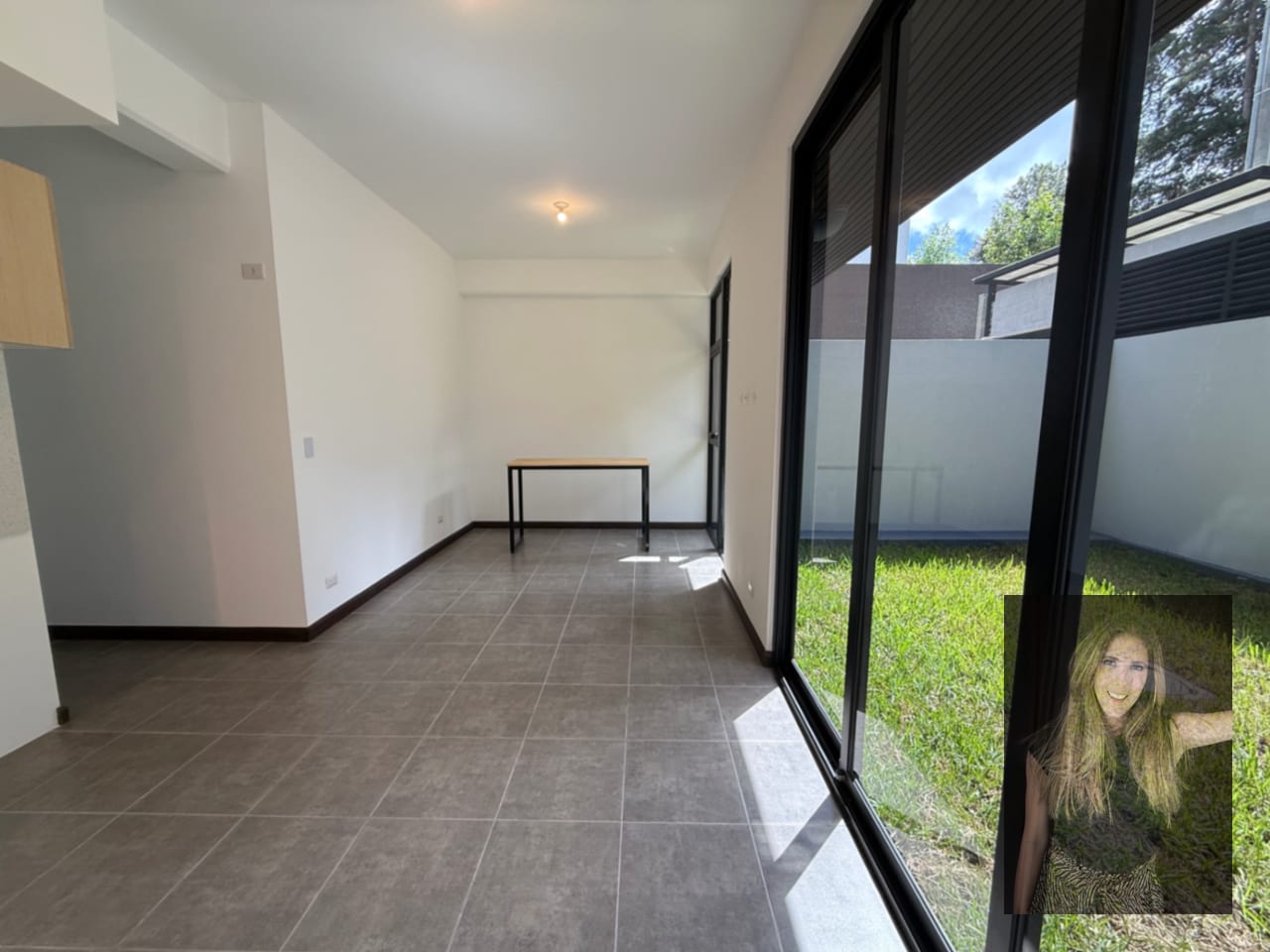 Apartamento con jardín en zona 15!!!