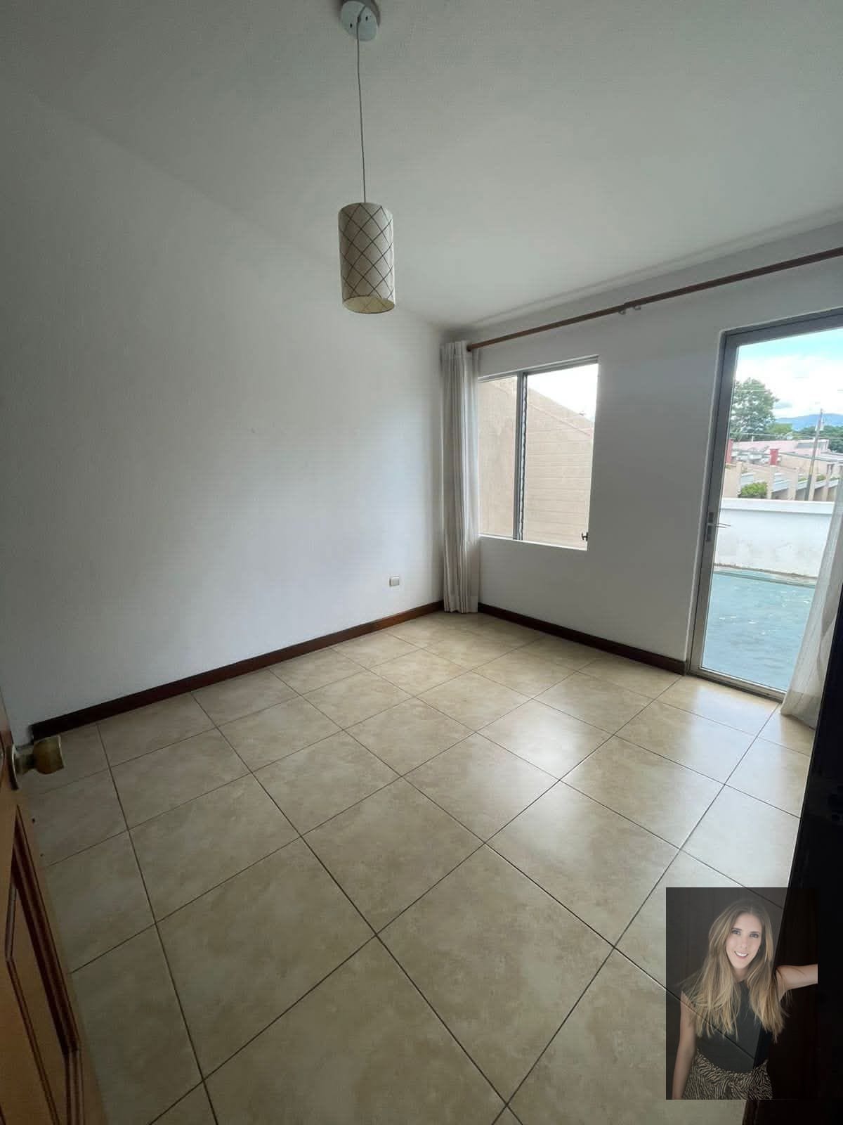 Casa en renta dentro de condominio sector La Villa zona 14 — Apartamento en Alquiler en Zona 14, Guatemala, Ciudad — foto 4 de 17