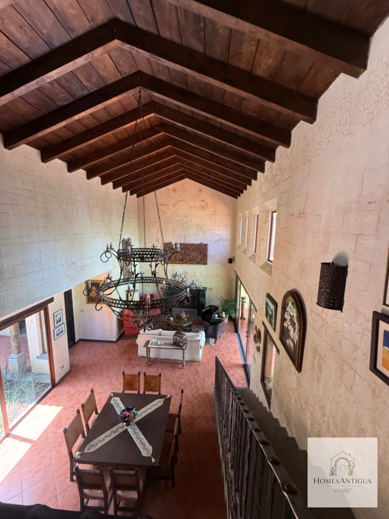 🏡 Casa en Renta – Condominio Jacarandas — Casa en Alquiler en Las Gravileas, Antigua, Sacatepéquez — foto 2 de 17