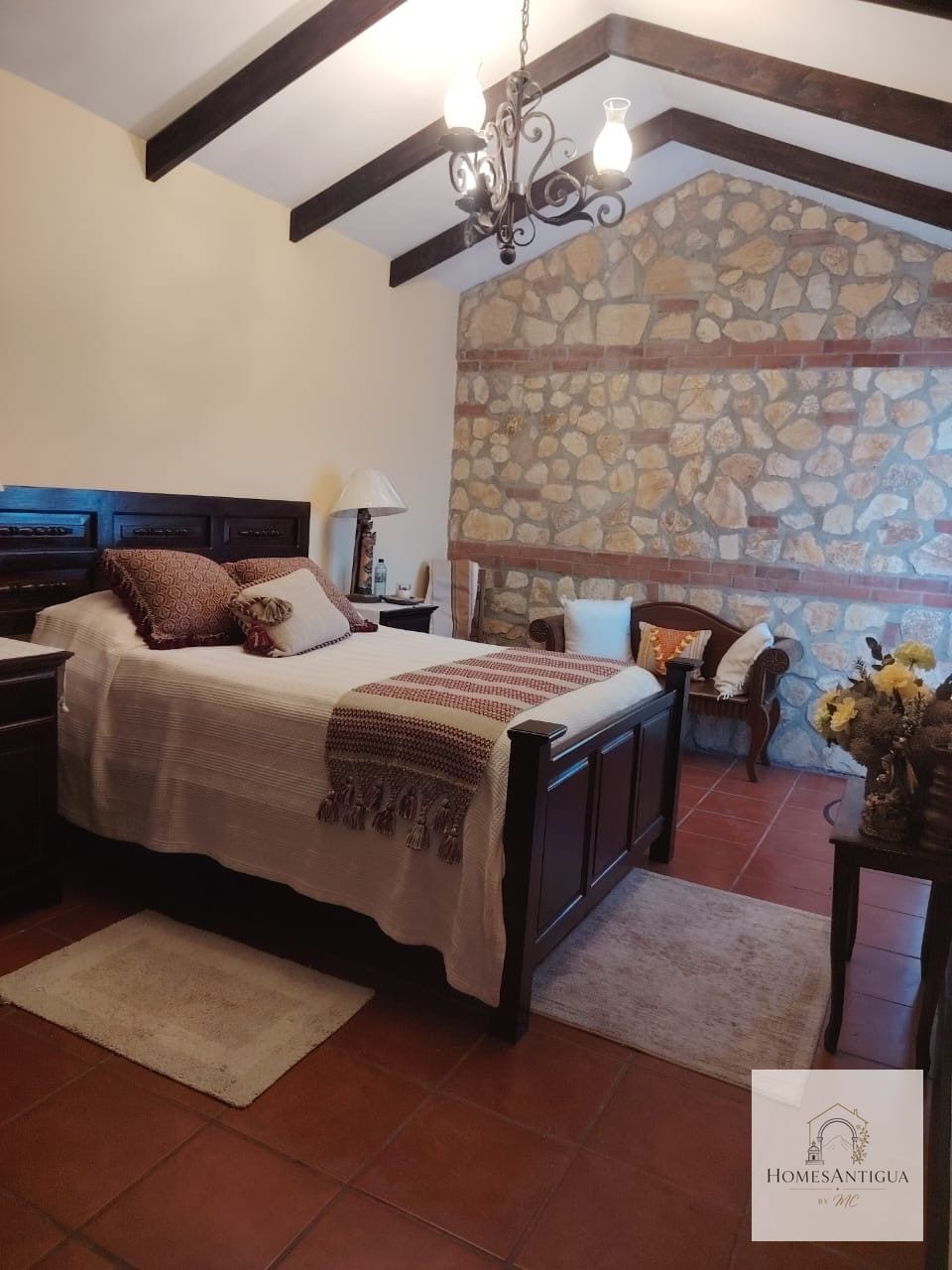Casa en Venta 2 Terrenos + Piscina Climatizada + 2 Pérgolas 📍 San — Casa en Venta en San Pedro Las Huertas, Antigua, Sacatepéquez — foto 7 de 17