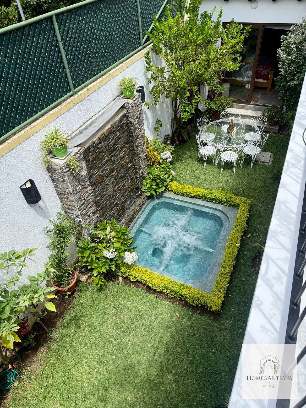 CASA EN VENTA HACIENDA DEL COMENDADOR San Miguel Dueñas, Antigua Gua — Casa en Venta en San Miguel Dueñas, Sacatepéquez — foto 1 de 16