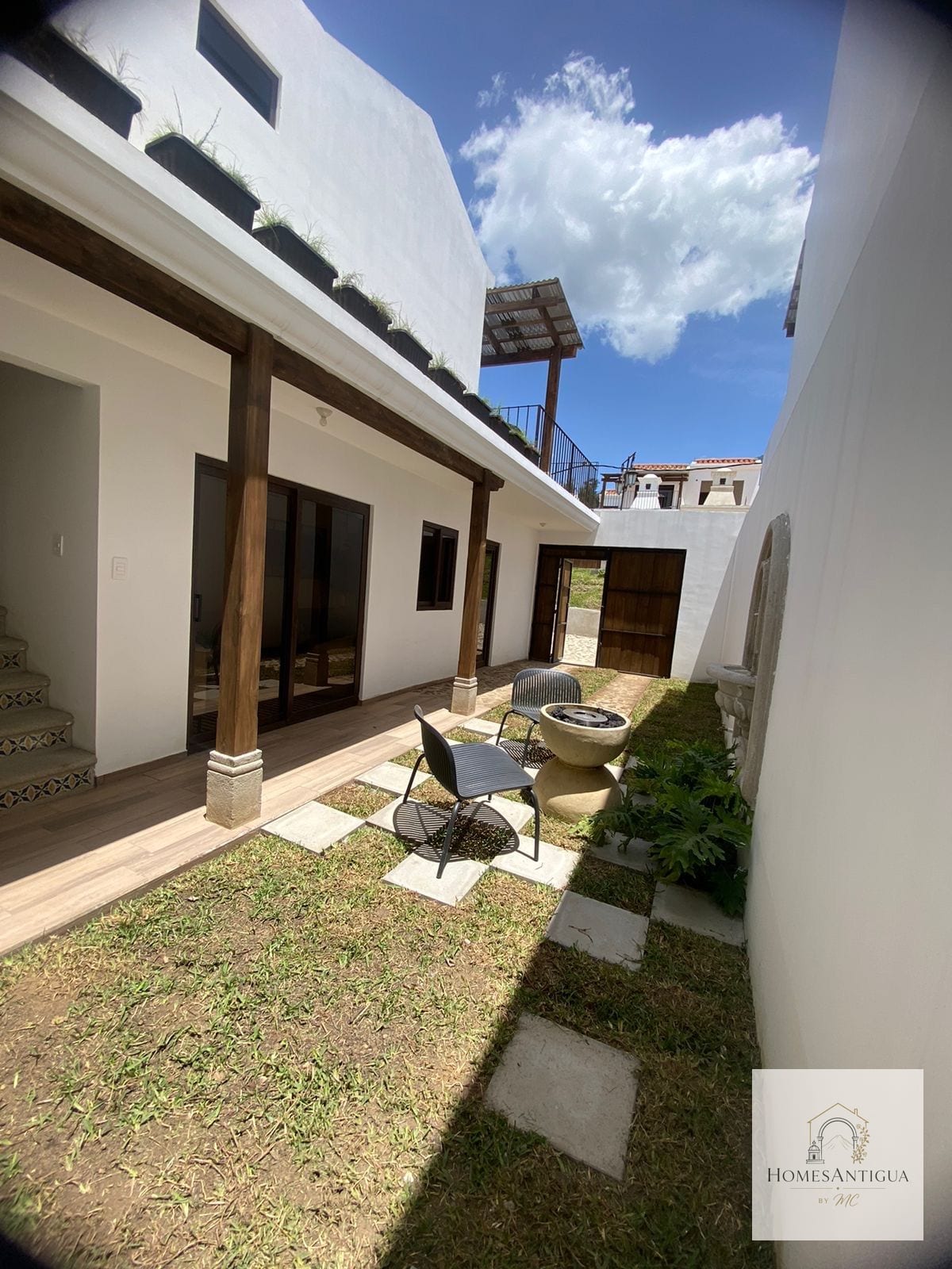 Casa en venta en Barrios Coloniales en construcción — Casa en Venta en San Pedro Las Huertas, Antigua, Sacatepéquez — foto 1 de 17