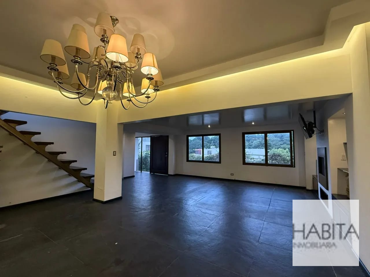 Casa en Venta/Renta en Encinos, Santuaria Muxbal — Casa en Venta en Santuaria Muxbal, Muxbal, Guatemala, Ciudad — foto 1 de 14