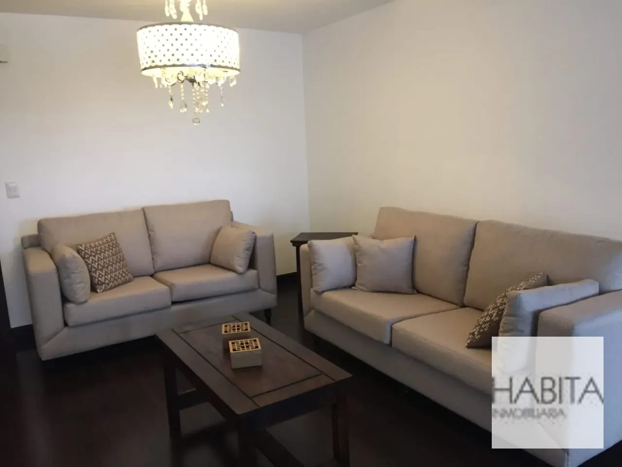 Apartamento Amueblado en Renta en zona 14 — Apartamento en Alquiler en Zona 14, Guatemala, Ciudad — foto 1 de 13