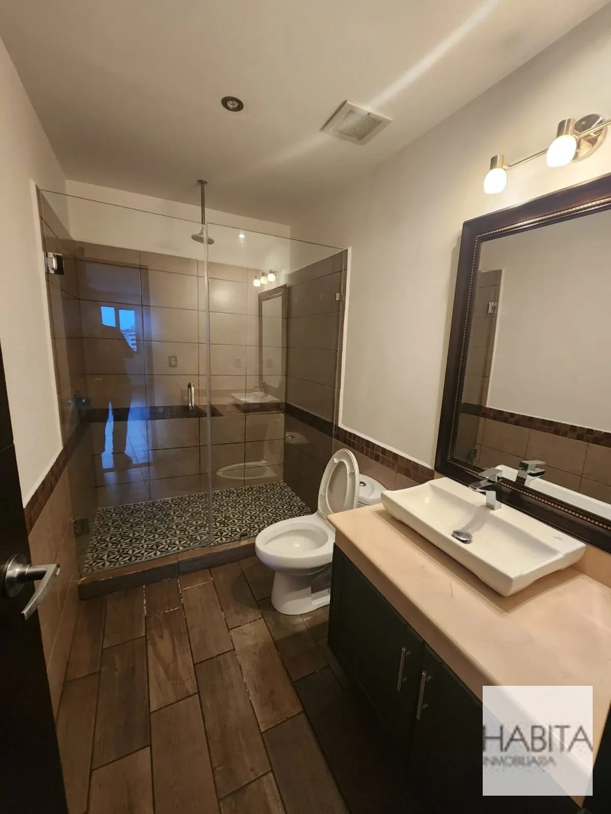 Apartamento en Renta Amueblado en Verona zona 10 — Apartamento en Alquiler en Zona 10, Guatemala, Ciudad — foto 8 de 16