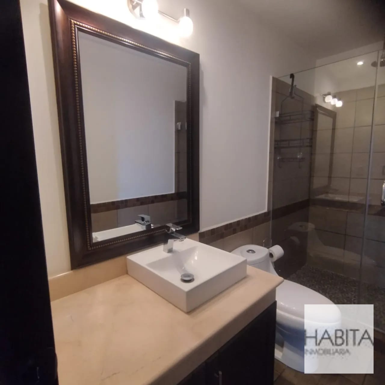 Apartamento en Renta Amueblado en Verona zona 10 — Apartamento en Alquiler en Zona 10, Guatemala, Ciudad — foto 9 de 16