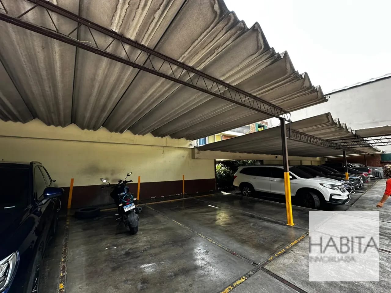 Residencia de 3 niveles en Renta – zona 10 — Casa en Alquiler en Zona 10, Guatemala, Ciudad — foto 15 de 17