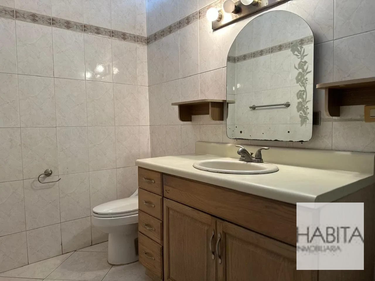 Residencia de 3 niveles en Renta – zona 10 — Casa en Alquiler en Zona 10, Guatemala, Ciudad — foto 10 de 17