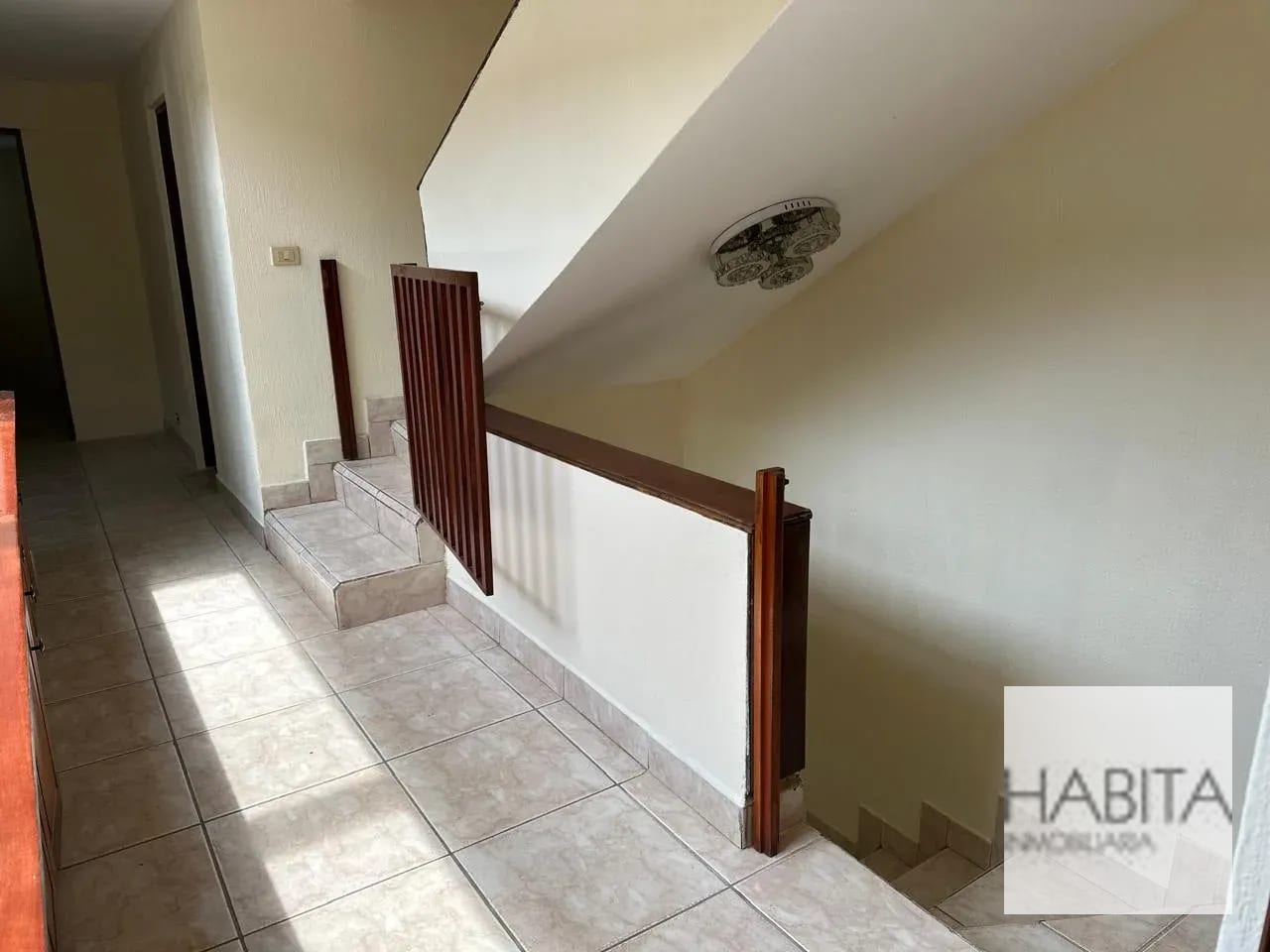 Residencia de 3 niveles en Renta – zona 10 — Casa en Alquiler en Zona 10, Guatemala, Ciudad — foto 11 de 17