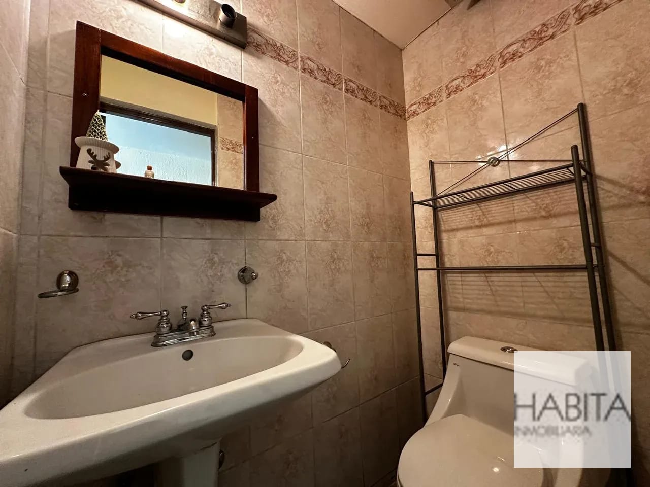 Residencia de 3 niveles en Renta – zona 10 — Casa en Alquiler en Zona 10, Guatemala, Ciudad — foto 14 de 17