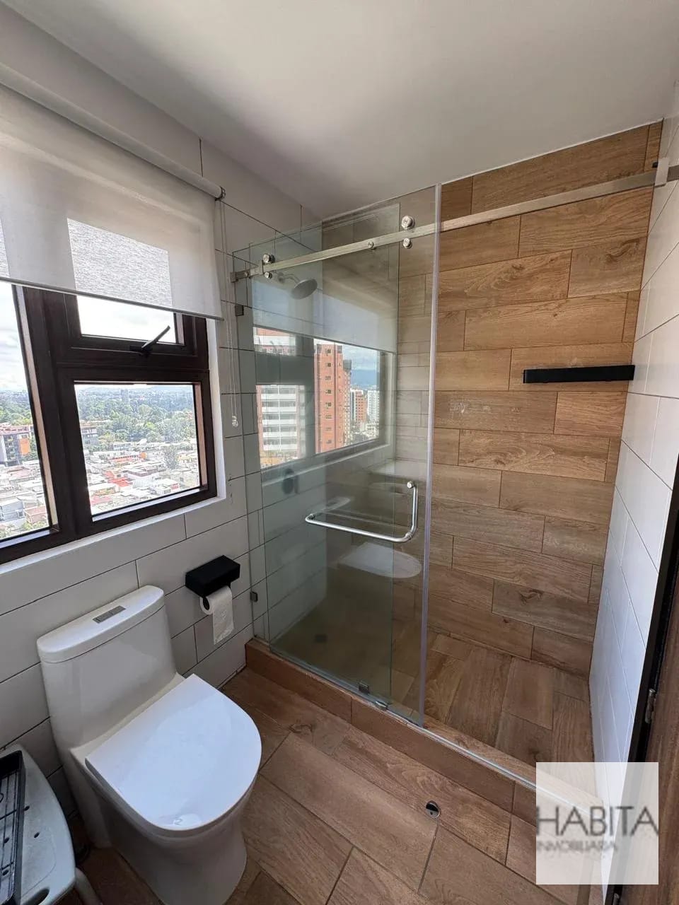 Apartamento en zona 10 Edificio Marqués de Oakland — Apartamento en Alquiler en Zona 10, Guatemala, Ciudad — foto 8 de 11
