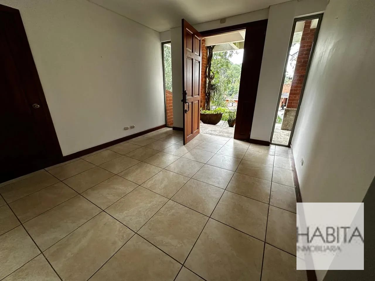 Residencia en Venta / Renta en Muxbal — Casa en Venta en Muxbal, Guatemala, Ciudad — foto 15 de 17