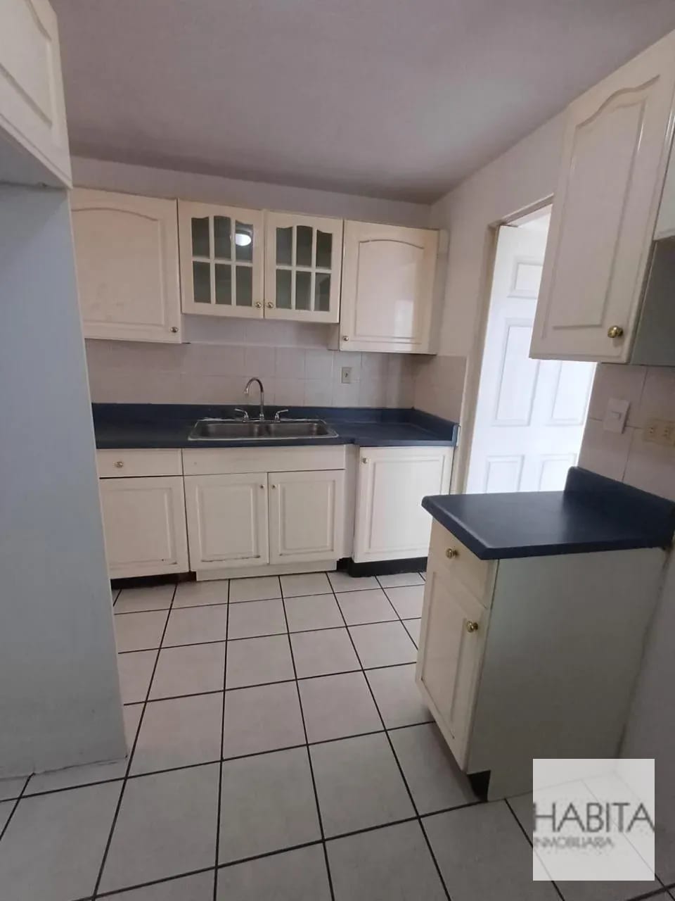 Townhouse en Venta en San Cristóbal — Casa vacacional en Venta en Zona 8 Mixco, Guatemala, Ciudad — foto 3 de 17